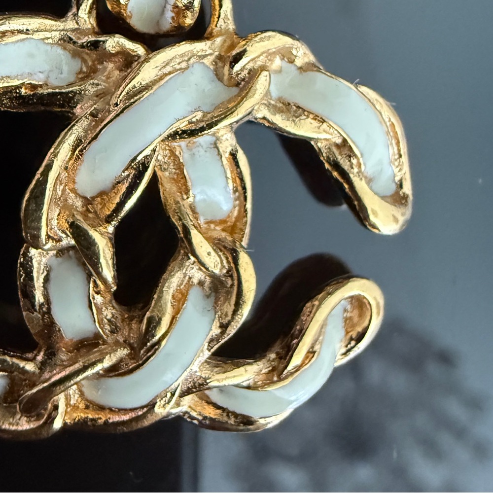 LOT 2097 24K gold plated CHANEL vintage white enamel chain necklace - Picture 5 of 9